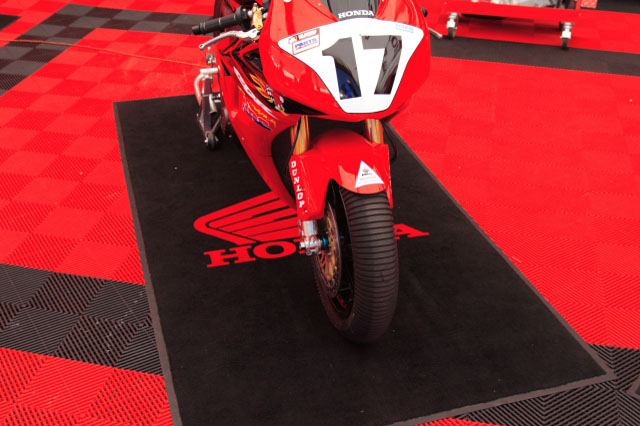 smallrace034